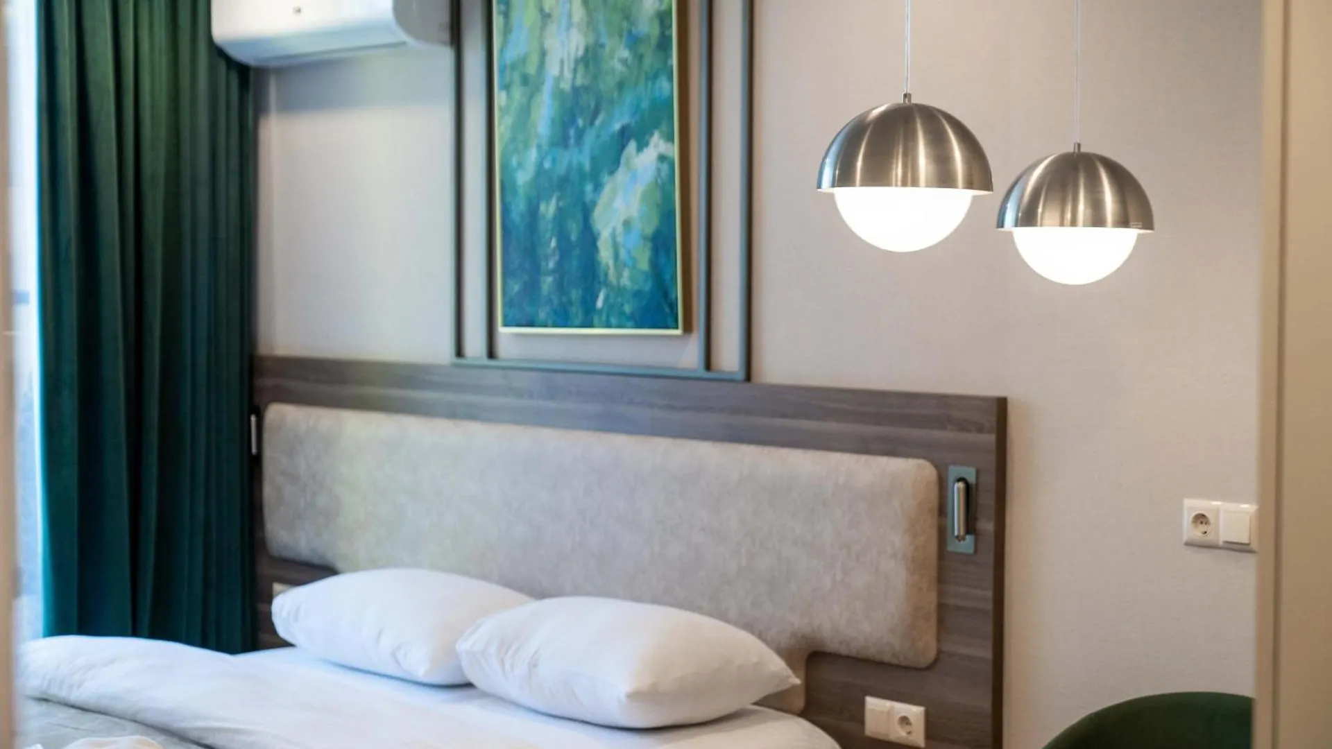 Modern Sunlit Studio In Batumi With Sea View - By Wehost 0*,